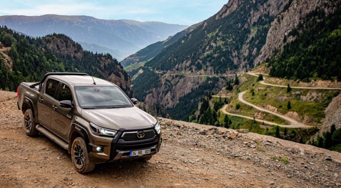 Yeni Toyota Hilux Konfor ve Teknolojisiyle Öne Çıkacak