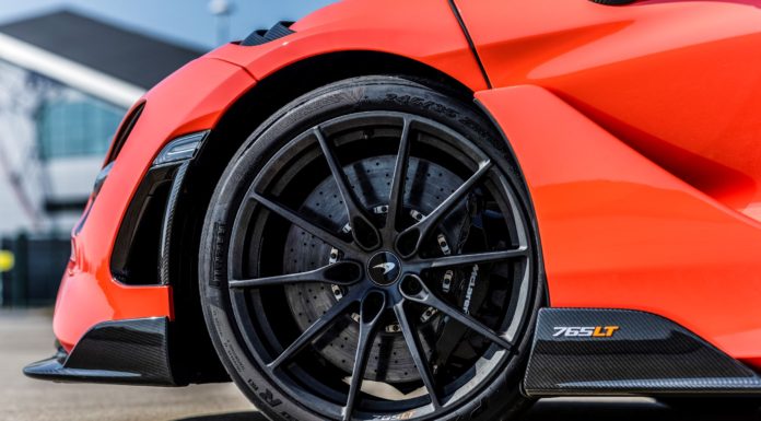 PIRELLI, McLAREN’İN EN HIZLI SUPER SERIES OTOMOBİLİ İÇİN TÜRKİYE’DE ÜRETTİĞİ YENİ P ZERO TROFEO R LASTİKLERİ TANITTI