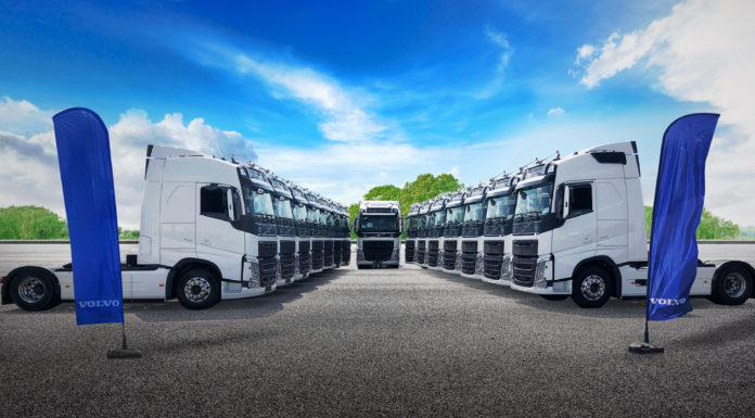 Flay Lojistik’e 15 adet Volvo FH500 Turbo Compound kamyon teslim edildi