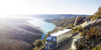 IVECO S-Way NP 460, “2021 Yılının Sürdürülebilir Kamyonu” Ödülünü kazandı