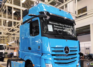 Mercedes-Benz Türk Aksaray Kamyon Fabrikası’nın 285.000’inci kamyonu Actros 1851 LS banttan indi