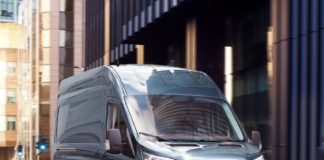 Ford dikkatleri üzerinde toplayan Yeni Transit ‘Limited’i ve yüksek kapasiteli soğutucuya sahip ‘Frigo Van’ı sundu