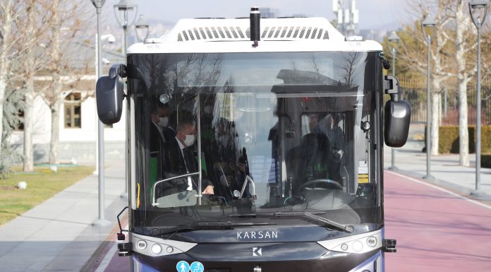 Avrupa ve Amerika’nın İlk Seri Üretim Sürücüsüz Otobüsü Karsan Otonom Atak Electric
