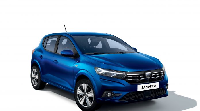 YENİ DACIA SANDERO SHOWROOMLARDAKİ YERİNİ ALDI