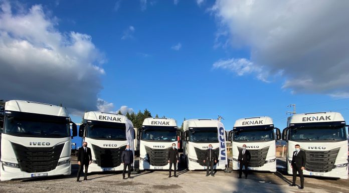 IVECO’dan İzmir’de S-WAY Çekici Teslimatı