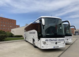Ali Osman Ulusoy Seyahat, 20 adet Mercedes-Benz otobüs siparişinin ilk 2 aracını teslim aldı