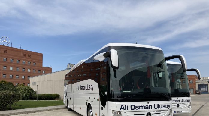 Ali Osman Ulusoy Seyahat, 20 adet Mercedes-Benz otobüs siparişinin ilk 2 aracını teslim aldı