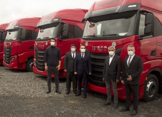 IVECO’dan Hüner’e 40 adet S-WAY çekici teslimatı