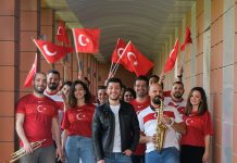 Mercedes-Benz çalışanlarından Milli Takım’a destek marşı: Yazdı Gönül