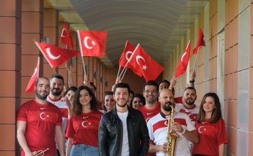 Mercedes-Benz çalışanlarından Milli Takım’a destek marşı: Yazdı Gönül