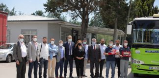 Anadolu Isuzu araçları ile motor kapağı açmadan 1 milyon kilometreyi geçen sürücüleri ödüllendirdi