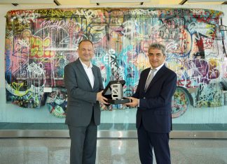 Karsan’a Üstün İhracat Başarısı Ödülü! Karsan, OİB’nin 2020 Altın İhracat Ödülü’nü Aldı!