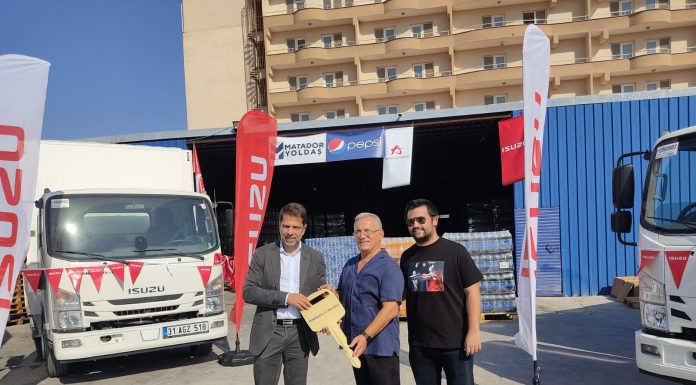 Anadolu Isuzu Matador Yoldaş’a 15 adet NPR model kamyon teslimatı gerçekleştirdi.