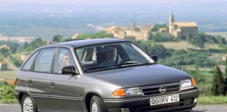 Kompakt sınıfın en çok satan aracı Opel Astra 30 yaşında!