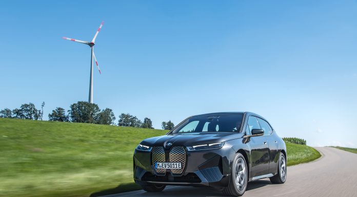 BMW’nin Elektrikli Mobilite Alanındaki Amiral Gemisi iX Ön Siparişe Açıldı