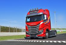 IVECO, 2021 Avrupa Kamyon Yarışı Şampiyonasının (ETRC) İtalya ayağında, efsane TurboStar anısına IVECO S-WAY Özel Seriyi tanıttı