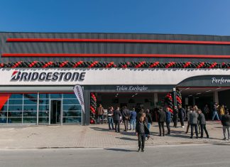 Türkiye’de ilk: Bridgestone’un ayrıcalıklı hizmet konseptli mağazası Performance Center açıldı