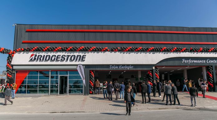Türkiye’de ilk: Bridgestone’un ayrıcalıklı hizmet konseptli mağazası Performance Center açıldı
