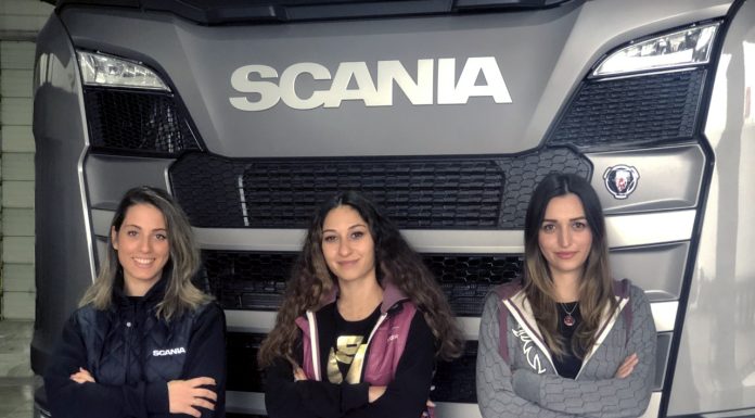 Scania Servislerine Kadın Eli Değiyor