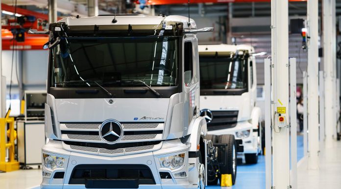 İlk seri üretim eActros, Mercedes-Benz Wörth Fabrikası bantlarından indi