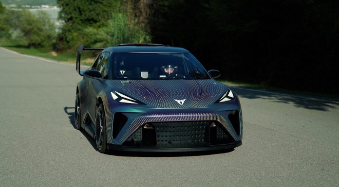 CUPRA UrbanRebel Concept yollarda