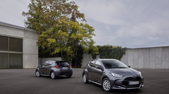 Kendini Şarj Edebilen İlk Tam Hibrit Mazda Tanıtıldı!