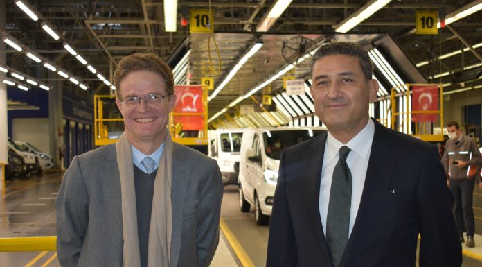 AB Türkiye Delegasyonu Başkanı Büyükelçi Nikolaus Meyer-Landrut, Ford Otosan’ın Gölcük Fabrikası’nı ziyaret etti