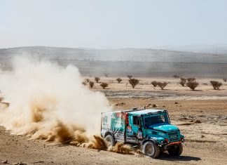 IVECO PETRONAS Team De Rooy ekibi, 2022 Dakar Rallisi’nde 3 kamyonu ile ilk 10’da yer aldı