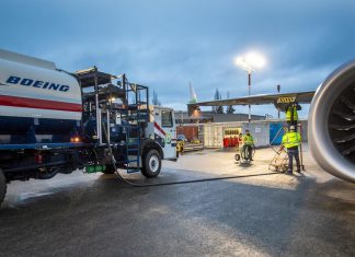 Boeing, ticari operasyonları için 2 milyon galon sürdürülebilir uçak yakıtı satın alıyor