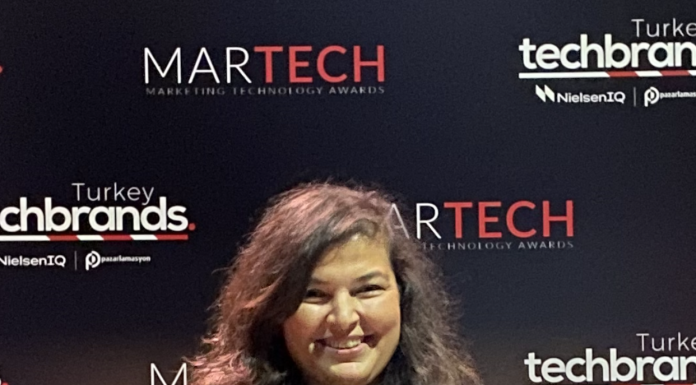 RENAULT’YA TECH BRANDS TURKEY VE MARTECH AWARDS’TAN İKİ ÖDÜL