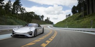 Lexus Yeni Elektrikli Spor Otomobil Vizyonu ile Heyecanlandırıyor