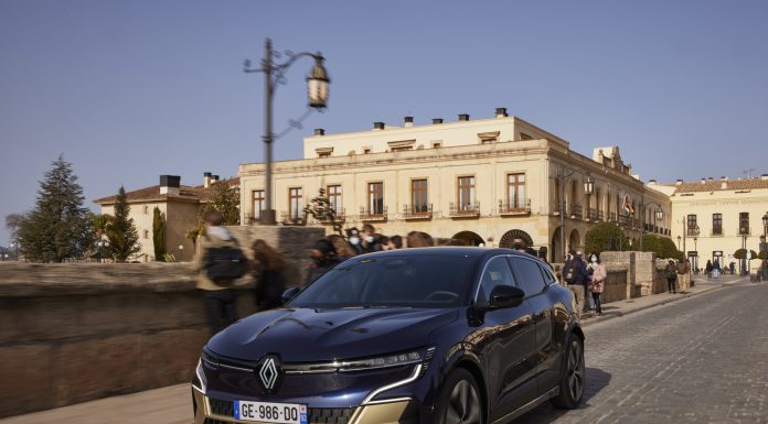 YENİ MEGANE E-TECH %100 ELEKTRİKLİ’YE EURONCAP’TEN 5 YILDIZ