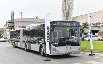 Otokar, İstanbullular için özel olarak ürettiği metrobüslerin ilk 20 adedini teslim etti