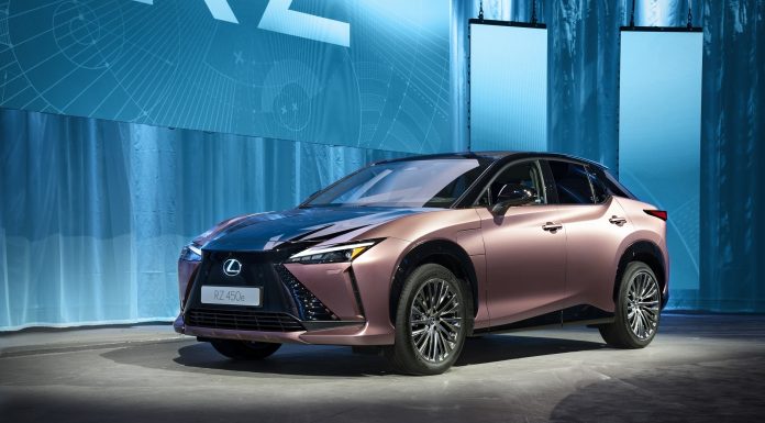 Lexus’un Yeni Elektriklisi RZ 450e Dünya Prömiyeri ile Gösterildi