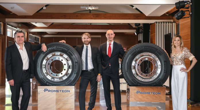 Prometeon 02 Serisi lastiklerini tanıtırken Toprak Razgatlıoğlu sponsorluğunu açıkladı