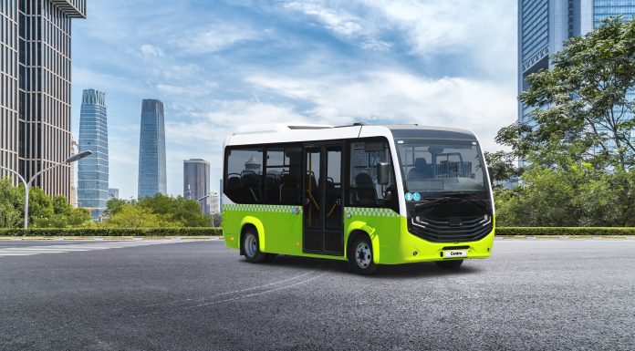 OTOKAR’IN EFSANE ARACI İKİ FARKLI MODELLE YOLLARA DÖNDÜ