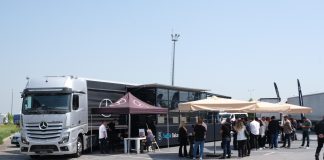 Mercedes-Benz Türk, Sağlık Bakım Tırı ile şoförlerin yanında yer almaya devam ediyor