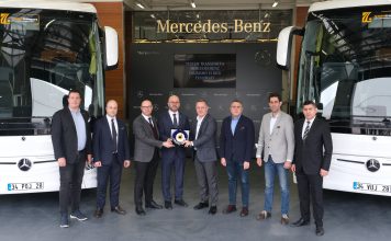 Mercedes-Benz Türk, Systemtransport Turizm Taşımacılık’a 2 adet Tourismo 15 RHD’yi teslim etti