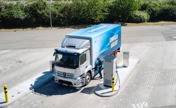 Dünyanın ilk ağır sınıf elektrikli kamyonu Mercedes-Benz eActros, “Sürüş Deneyimi” etkinliğinde sahne aldı