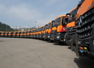 Samsun Büyükşehir Belediyesi, Mercedes-Benz kamyonlarını törenle teslim aldı