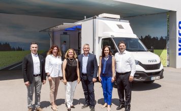 IVECO’dan Ege Çağdaş Eğitim Vakfı’na Gezici Eğitim Aracı