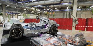 PEUGEOT, ELEKTRİKLİ MODELLERİNİN ÜRETİMİNDEKİ SIR PERDESİNİ ARALADI!