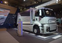 Ford Trucks’ın ürettiği ilk elektrikli kamyon,  Pirelli R01 ile buluştu