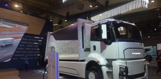 Ford Trucks’ın ürettiği ilk elektrikli kamyon,  Pirelli R01 ile buluştu