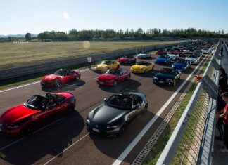 Mazda, MX-5 ile Guinness Dünya Rekoru’nu Kırdı!