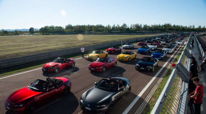 Mazda, MX-5 ile Guinness Dünya Rekoru’nu Kırdı!