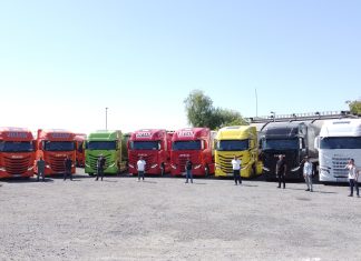 IVECO’nun en renkli S-WAY çekici teslimatı Öztaş Nakliyat’a