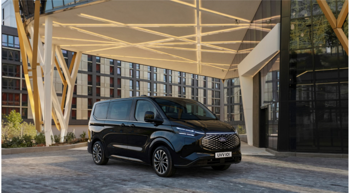 Ford Otosan Kocaeli Fabrikalarında üretilecek yeni tam elektrikli E-Tourneo Custom Üstün Performansı ve İleri Teknolojileri ile ticareti şekillendiriyor.