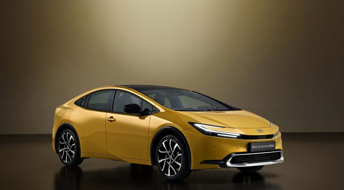 Toyota 5. Nesil Prius’u Dünya Prömiyeriyle Tanıttı