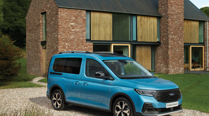 Ford, Hafta Boyu İş, Hafta Sonu Aile Keyfi İçin Yeni Tourneo Connect Aracını Tanıttı